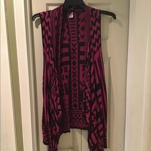 WOMENS SLEEVELESS SWEATER VEST SZ 18/20.